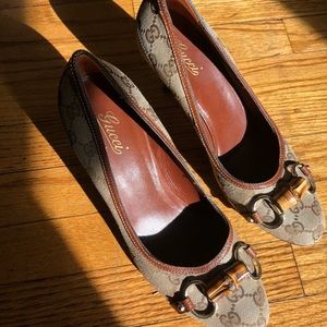 Vintage Gucci Women’s Monogram and Brown Leather Pumps - 1990s - Authentic